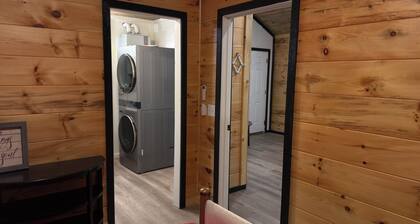 The Rooster’s Nest Cabin – Rustic Farmhouse Escape