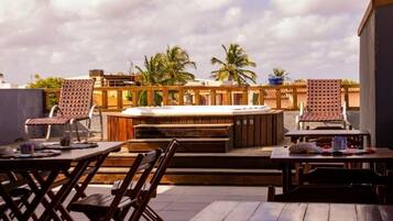 Tempat makan outdoor