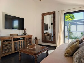 TV - La Caze Na Nou - elegant villa with a private pool (Saint Gilles les Bains)