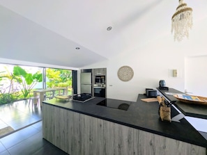 Coffee/tea maker, fridge, microwave, oven - La Caze Na Nou - elegant villa with a private pool (Saint Gilles les Bains)