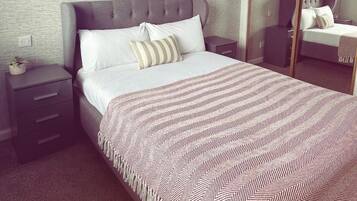 Iron/ironing board, WiFi, bed sheets