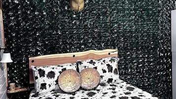 1 bedroom, iron/ironing board, WiFi