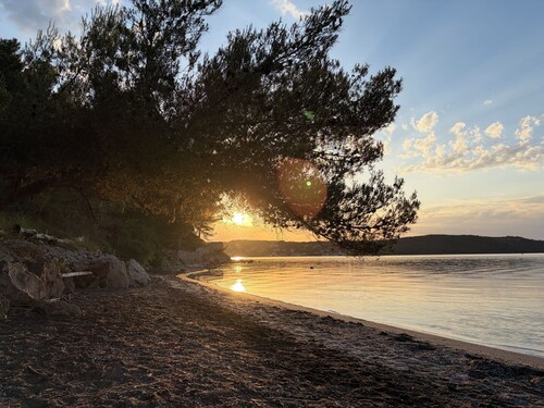 Tranquillité, vacances, vue étang, plage de Varages