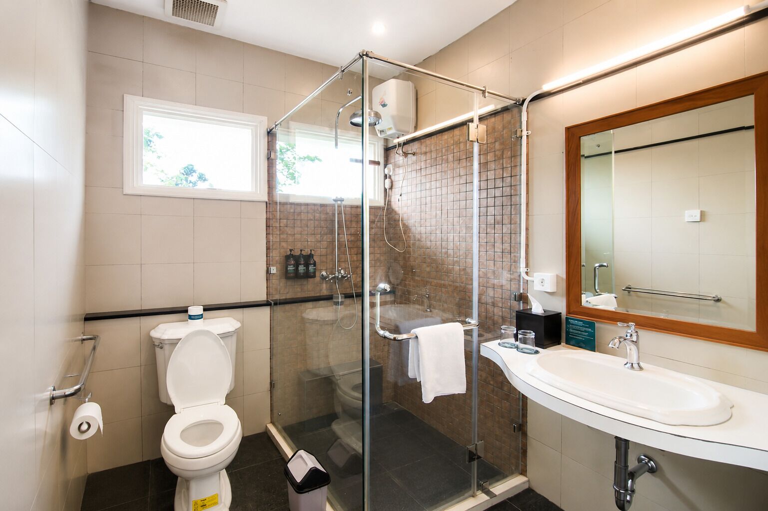 Villa (Dahlia) | Badezimmer