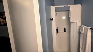 Bathroom - Rustic Nature Cabin with Relaxing Accessible Stay in Mena, Arkansas (Mena)