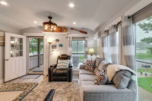 Living area - Waterfront Couples Retreat w/ Views in Andalusia! (Andalusia)