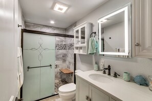 Bathroom - Waterfront Couples Retreat w/ Views in Andalusia! (Andalusia)