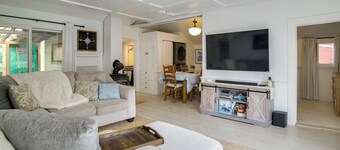 Access to Centerville's Resident Beaches! Cozy Gem