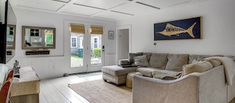 Access to Centerville's Resident Beaches! Cozy Gem