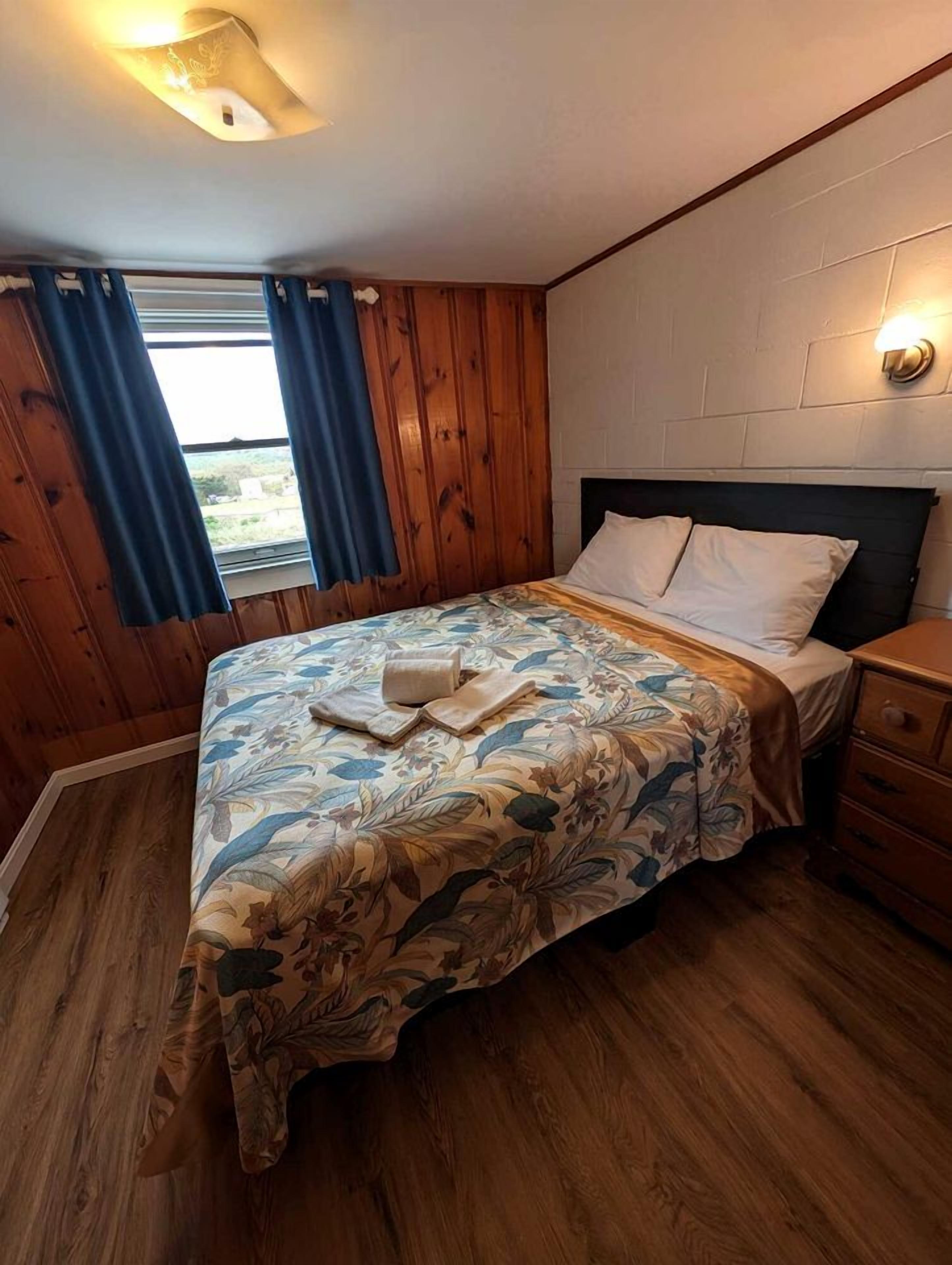 Drift Away In A Peaceful Oceanfront Escape In North Truro, Massachusetts - Truro, MA
