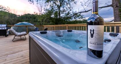 Geodesic Dome Retreat with Hot Tub & Fire Pit in Bluefield, West Virginia