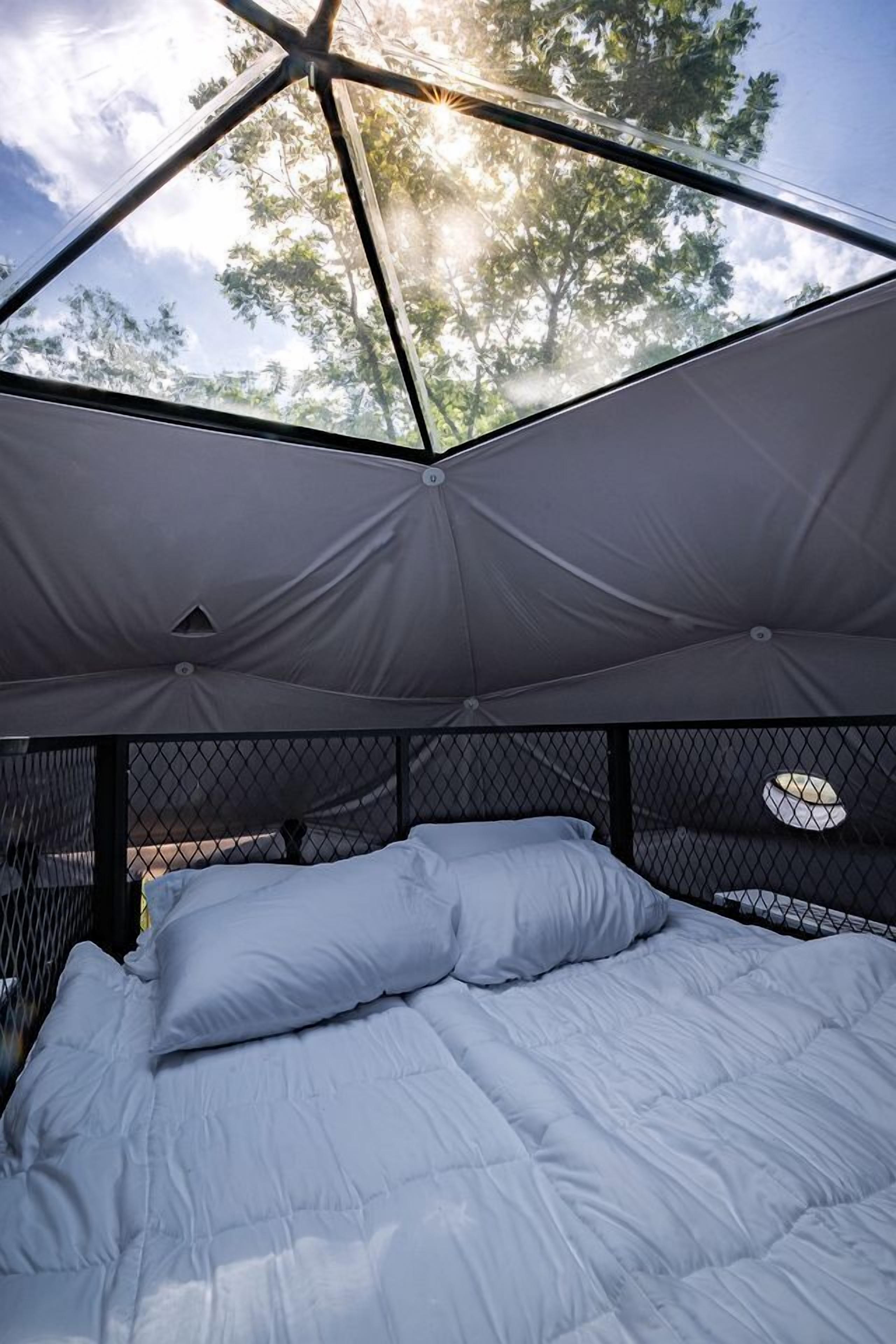 1 bedroom, desk, WiFi, bed sheets