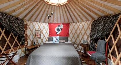 Alaskan Yurt Glamping, Perfect for a Couples Getaway