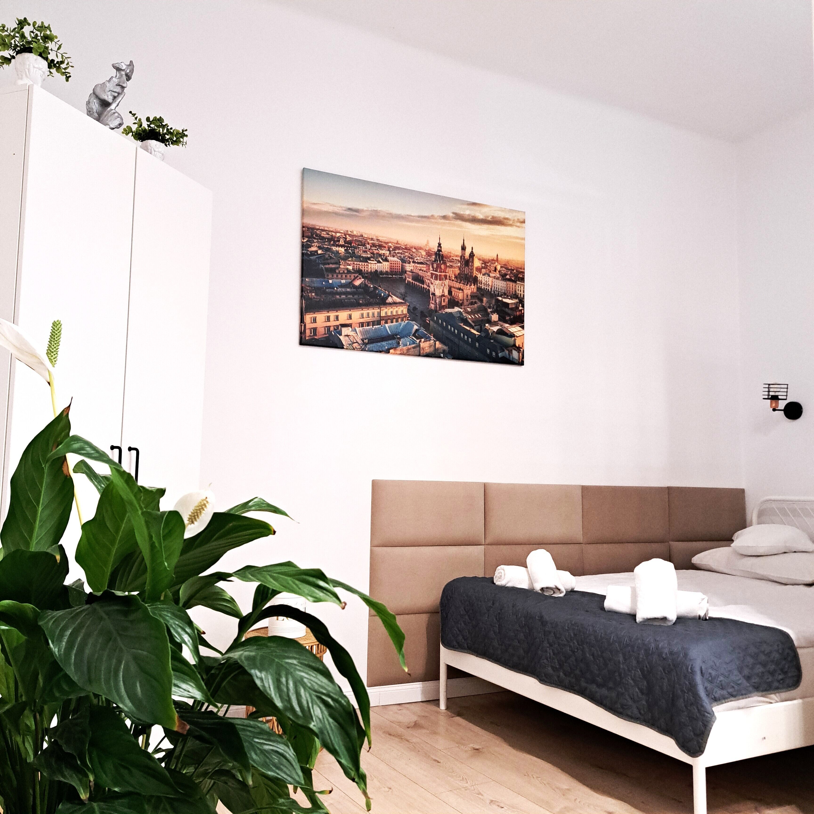 Comfort-Apartment, Terrasse | Schreibtisch, laptopgeeigneter Arbeitsplatz, Verdunkelungsvorhänge