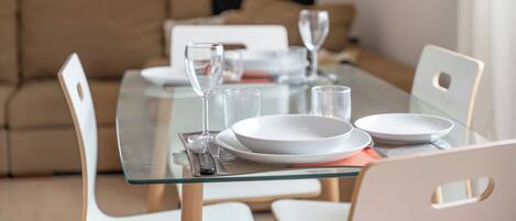 Departamento, 1 habitación, balcón, vista al jardín | Comedor