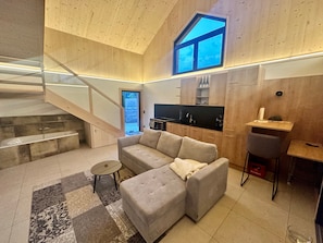 Living area - Tiny House with Private Terrace, Garden, and Wi-Fi (Pischelsdorf am Engelbach)