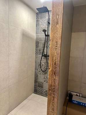 Bathroom - Tiny House with Private Terrace, Garden, and Wi-Fi (Pischelsdorf am Engelbach)