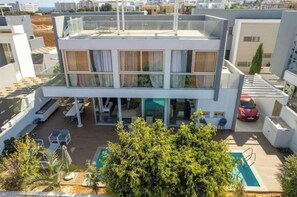 Unclassified image, 3 of 60, button - Hubstay - The Royal Palace | Lux Private Pool (Famagusta)