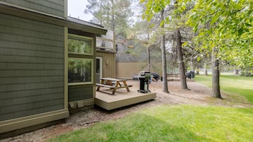 Condo, 3 Bedrooms | Outdoor dining