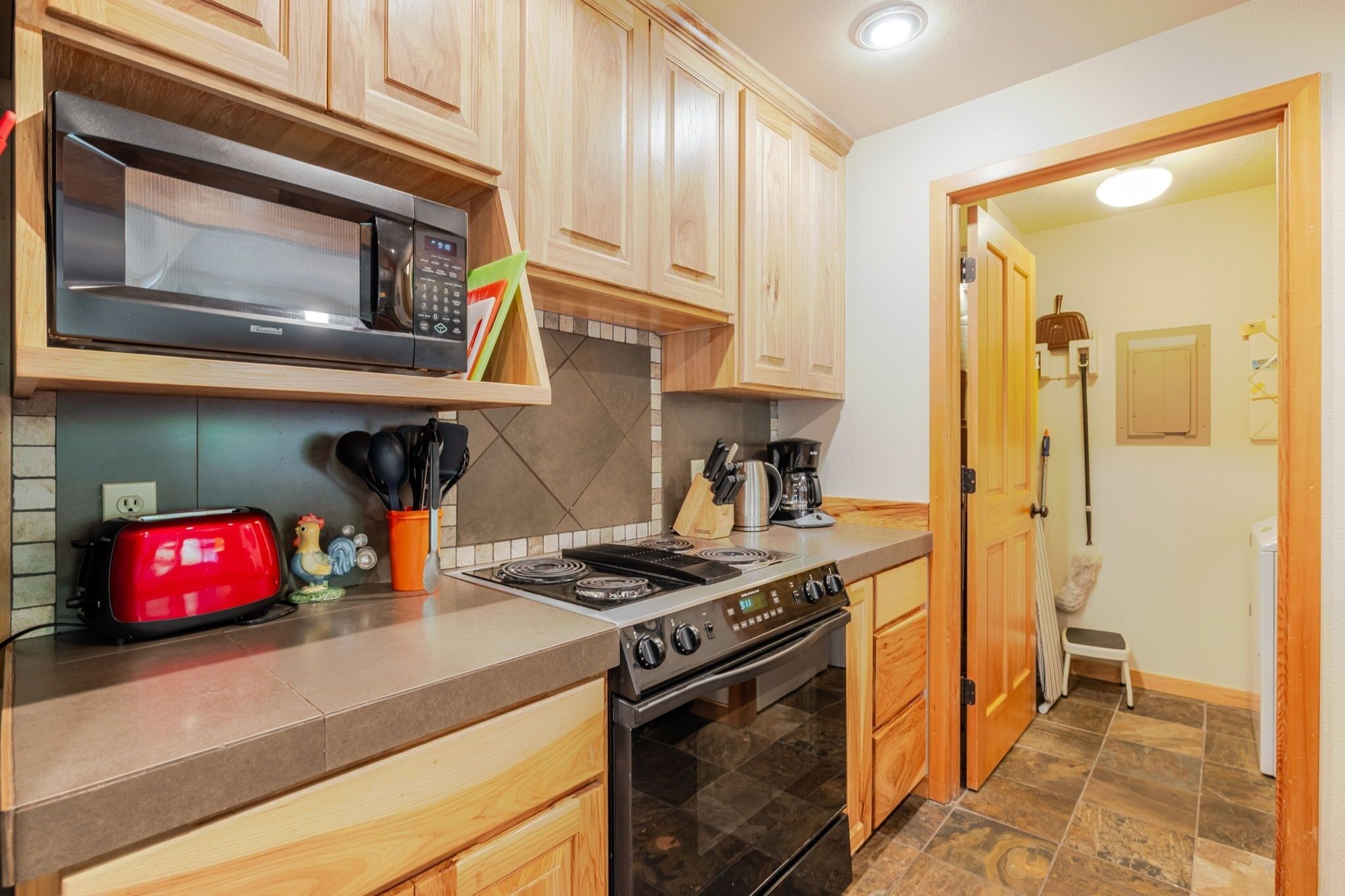 Condo, 3 Bedrooms | Private kitchen | Coffee/tea maker, fridge, oven, toaster