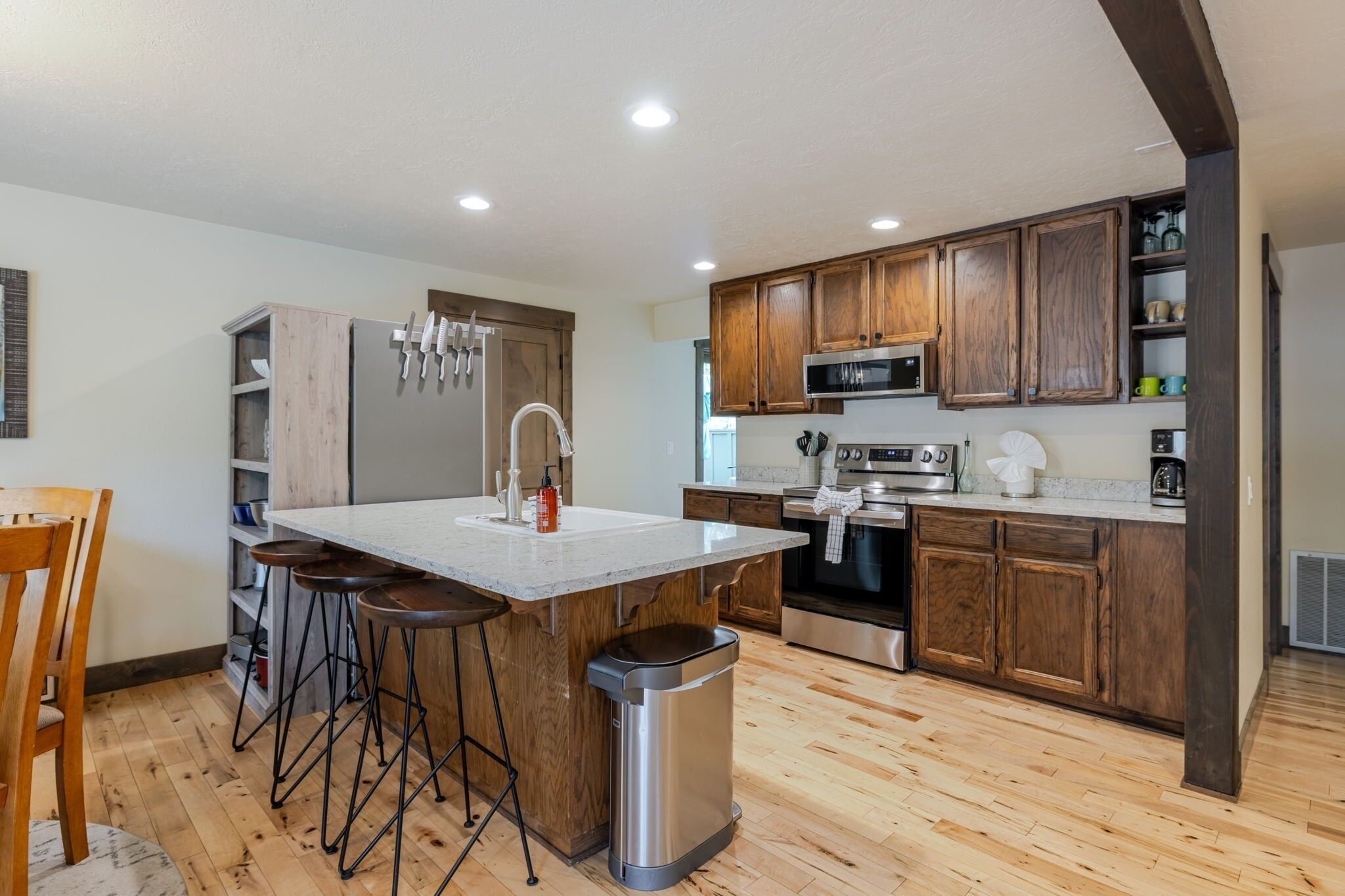 House, 4 Bedrooms | Private kitchen