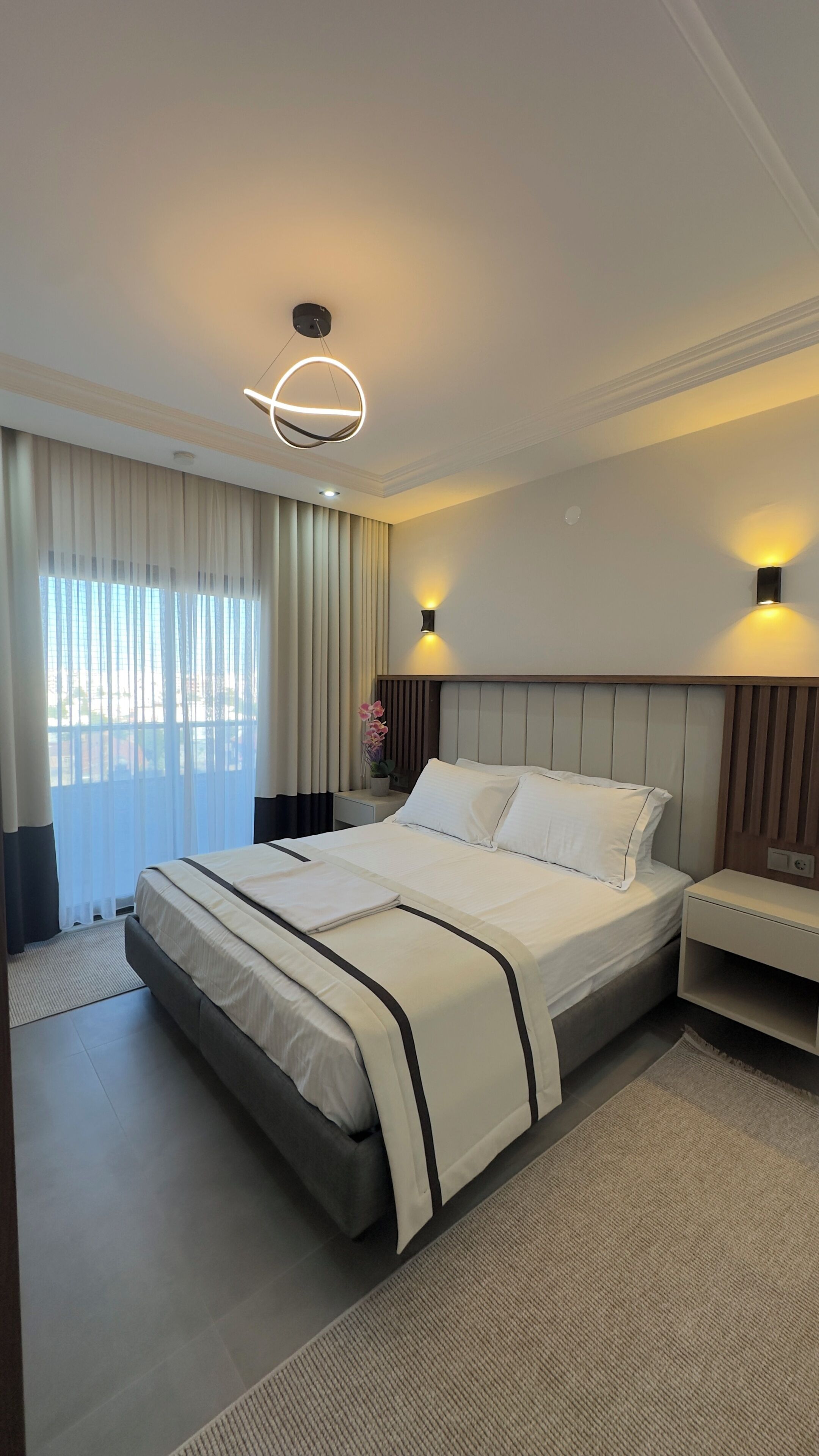 Superior One Bedroom with Balcony | Bureau, accès au Wi-Fi (inclus)