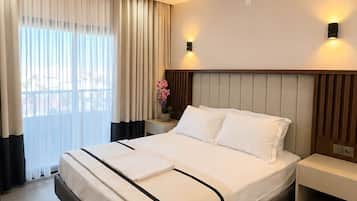Superior One Bedroom with Balcony | Desk, WiFi (free)