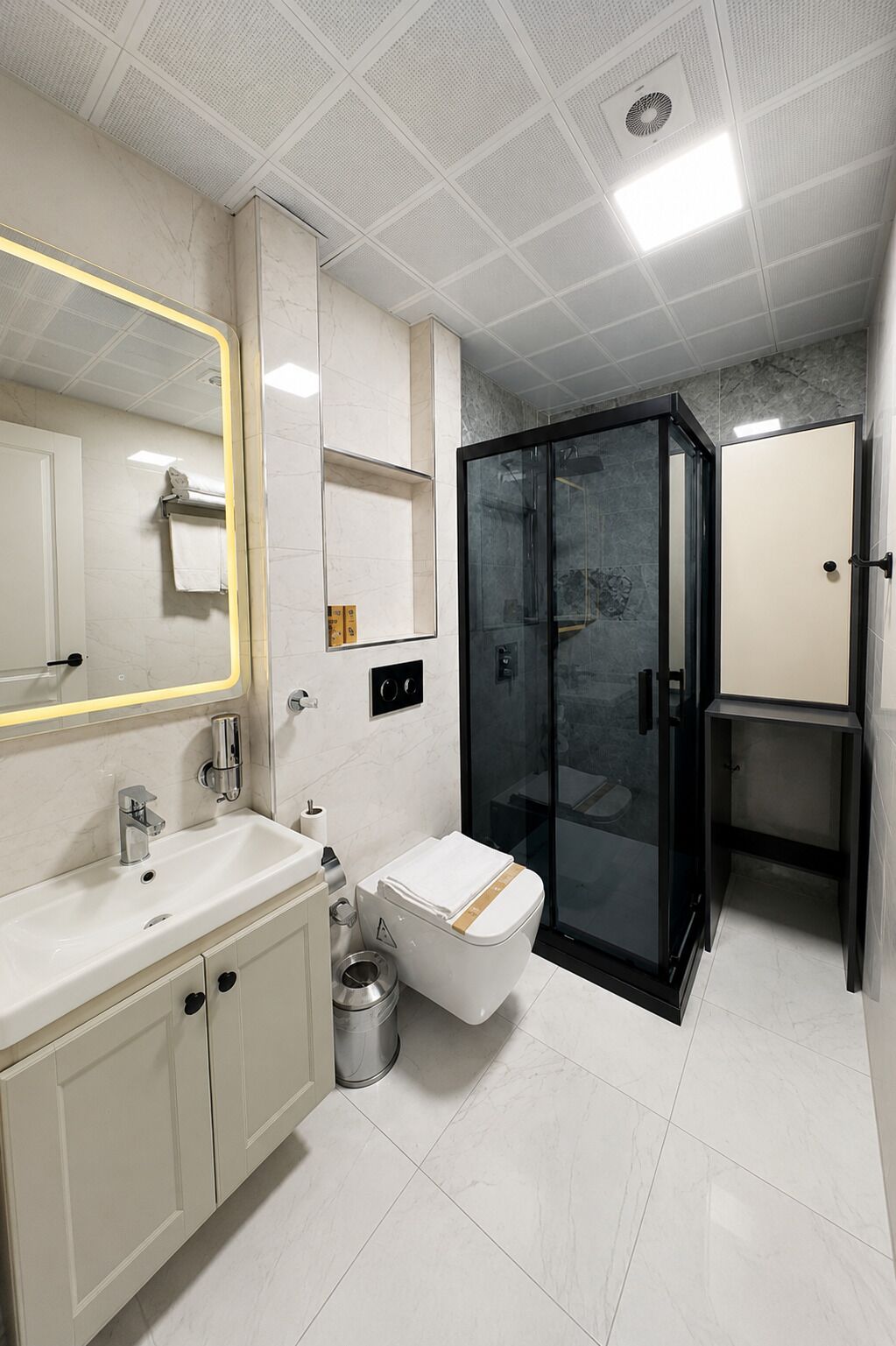 Superior One Bedroom with Balcony | Bathroom | Hair dryer, towels, soap, shampoo