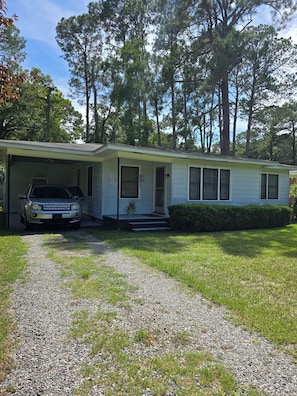 Exterior - 3 bedroom close to downtown for business or pleasure travelers. (Tifton)