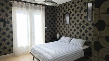 Iron/ironing board, WiFi, bed sheets