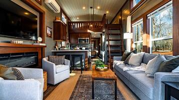 TV, fireplace, stereo