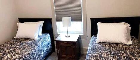 1 bedroom, bed sheets