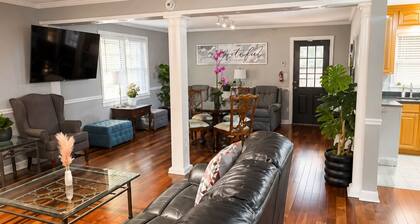 Beautiful Escape-Sleeps 12-Patio-Games-Relax