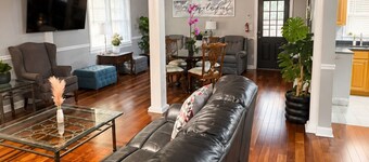 Beautiful Escape-Sleeps 12-Patio-Games-Relax