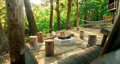 Magical Treehouse Retreat with Creek Views near Forestburg Forest in Forestburg, Texas