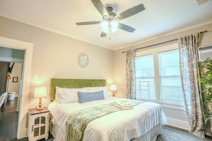 Room - Centrally Located King Bed Midtown Liberty 2697 (Memphis)