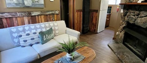 Télévision, cheminée