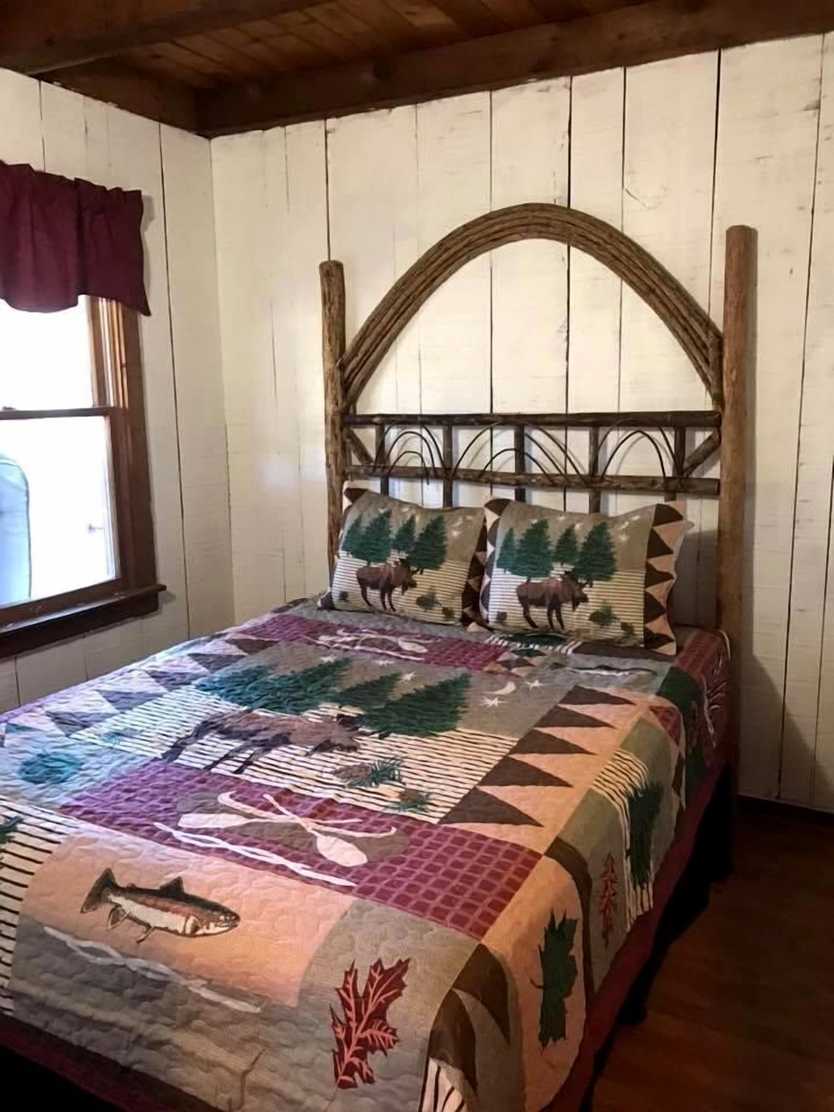 2 bedrooms, bed sheets