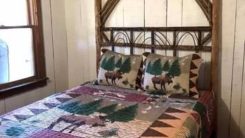 2 bedrooms, bed sheets