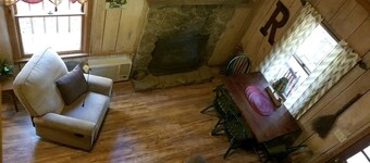 Rustic Cabin Retreat near Tallulah Falls, Perfect for an Escape to Georgia's Wilderness