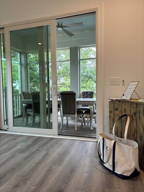 Dining - 3-bedroom marsh views in Litchfield by the Sea with many amenities (Pawleys Island)