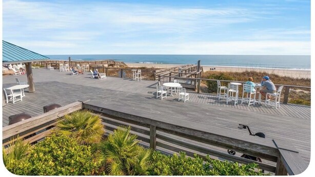 Unclassified image, 1 of 36, button - 3-bedroom marsh views in Litchfield by the Sea with many amenities (Pawleys Island)