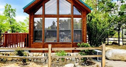 Scenic Mountain Cabin with Sierra Nevada Views on Highway 395 Near Lone Pine, California