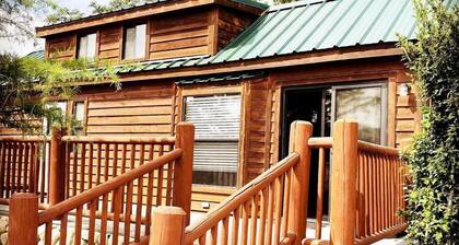 Scenic Mountain Cabin with Sierra Nevada Views on Highway 395 Near Lone Pine, California