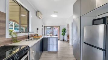 Fridge, oven, stovetop, toaster