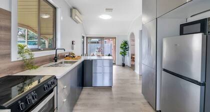 Barossa Gateway – Elizabeth Family Brick House