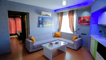 Standard-Apartment, Balkon | Wohnbereich