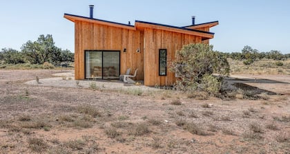 Luxurious Desert Casita with River Rock Shower near Grand Canyon, Arizona