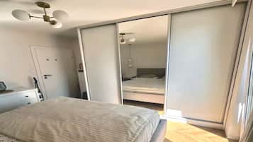 Deluxe Suite, City View