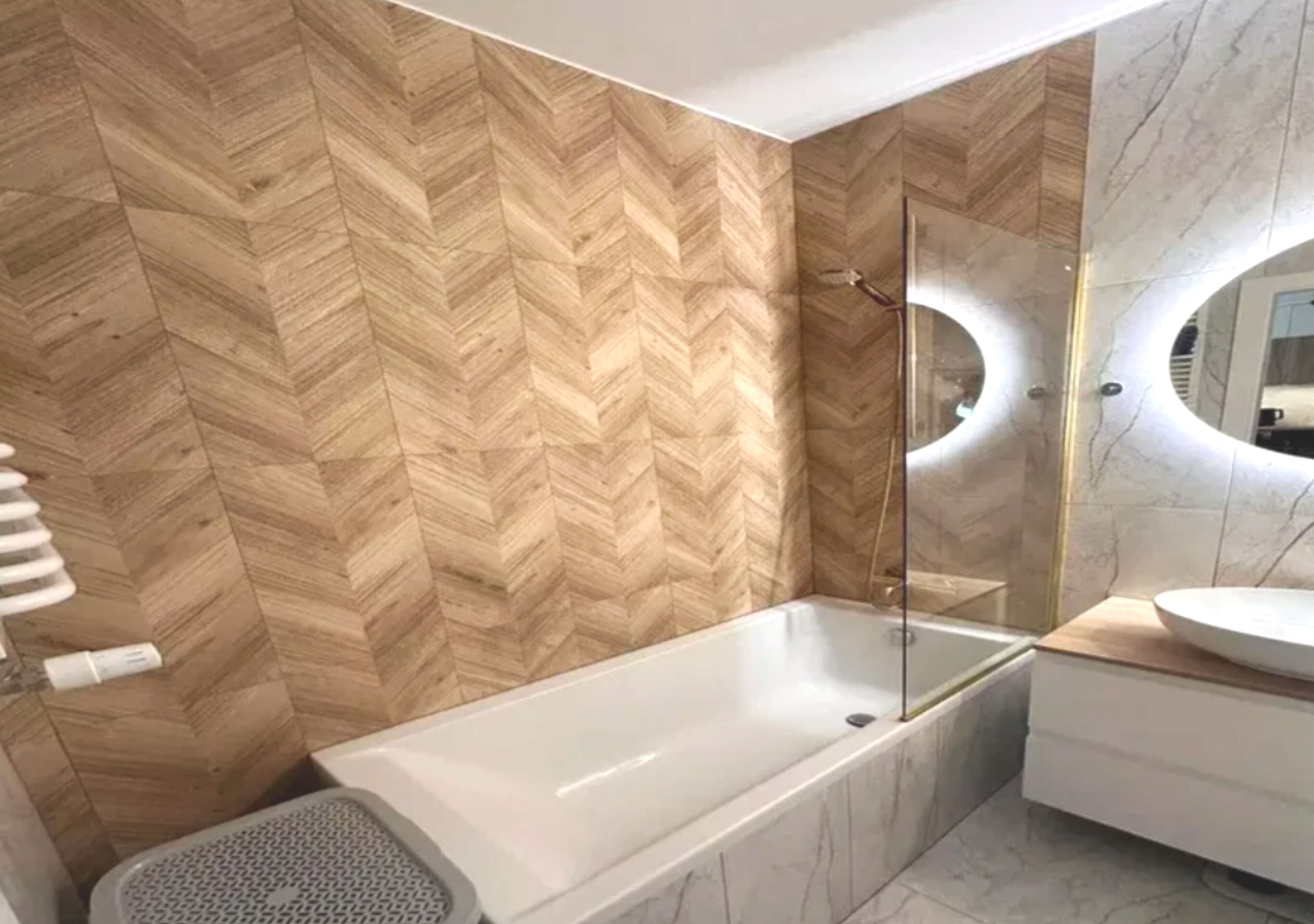 Deluxe Suite, City View | Bathroom